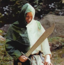 Falšions – zobens ar platu, masīvu un īsu spalu